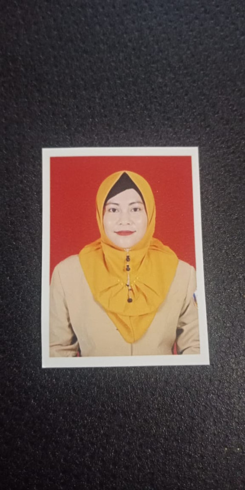 desti putri ,s.pd